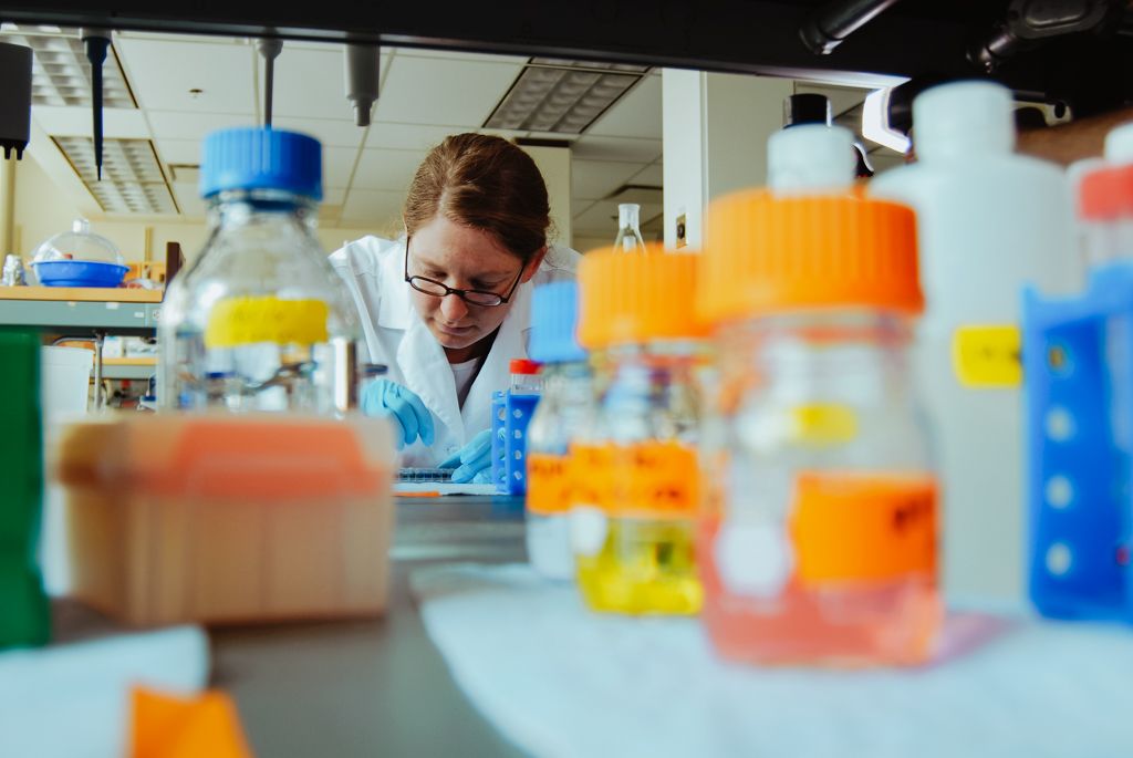 UNBC student in the lab 