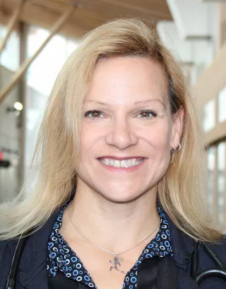 Dr. Jacqueline Pettersen